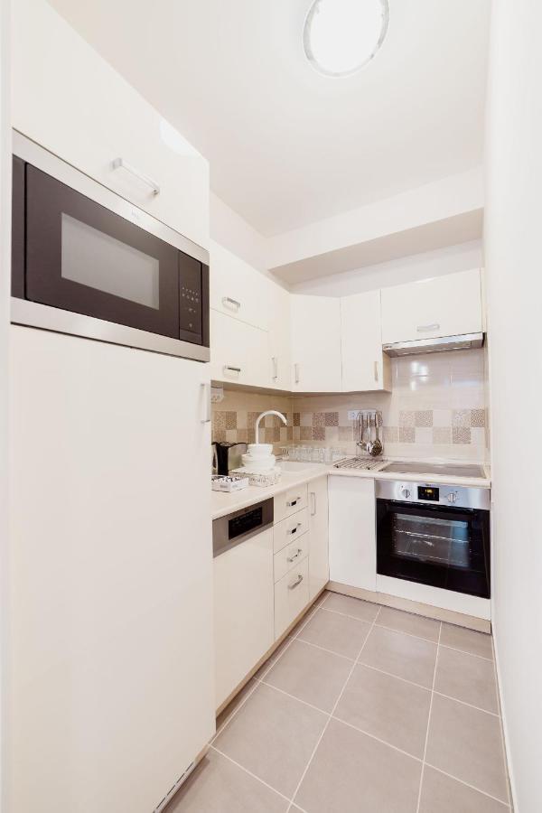 Corvin Promenade With Free Parking Apartment บูดาเปสต์ ภายนอก รูปภาพ
