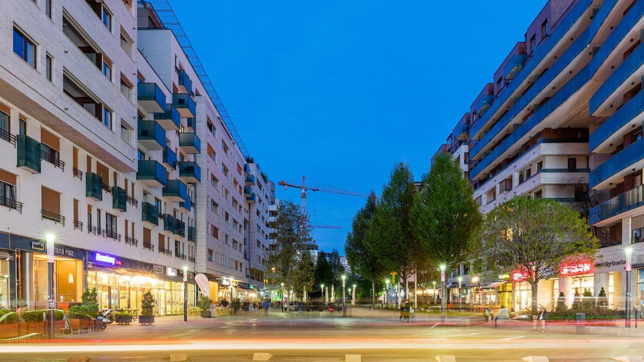 Corvin Promenade With Free Parking Apartment บูดาเปสต์ ภายนอก รูปภาพ